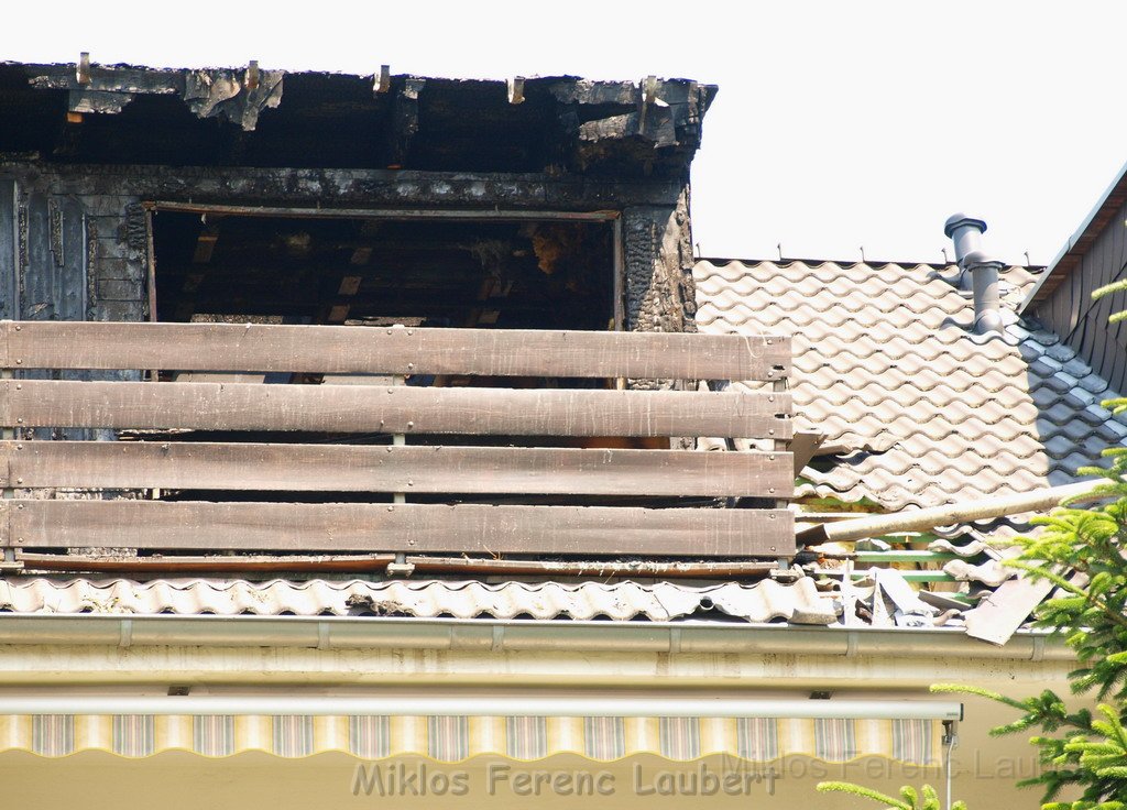 Mark Medlock s Dachwohnung ausgebrannt Koeln Porz Wahn Rolandstr P49.JPG